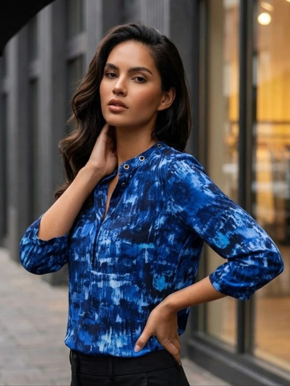 Gloria Vanderbilt Abstract Brushstroke Grommet Henley Blouse Blue Art Top Small